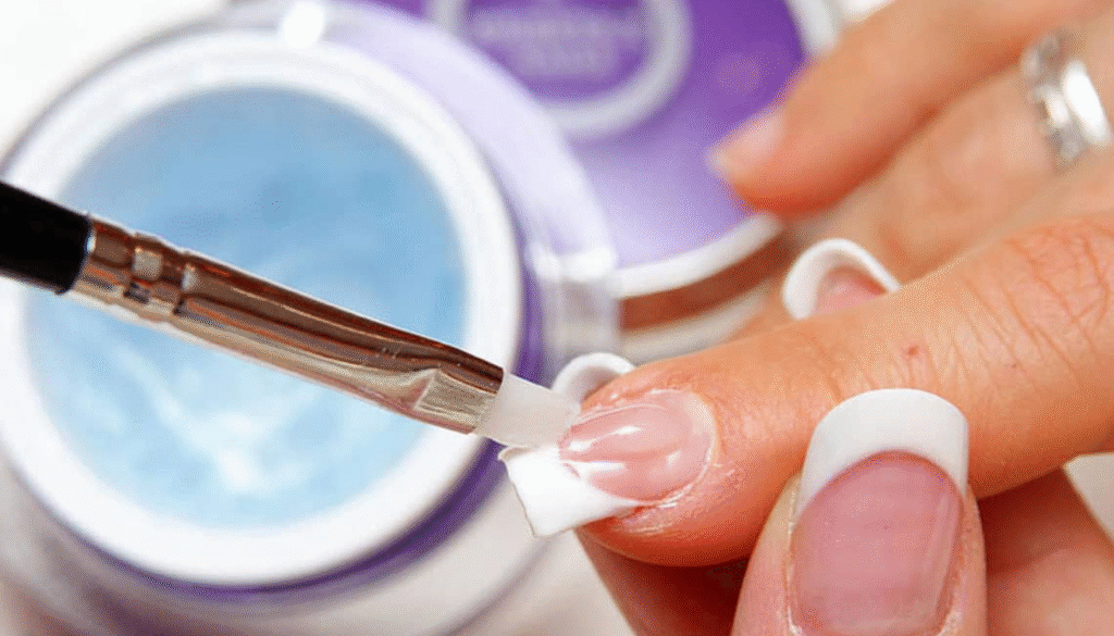 unhas de gel com aparência natural