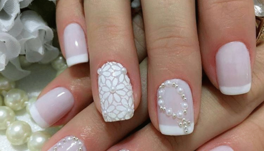 unhas decoradas delicadas para noivas românticas